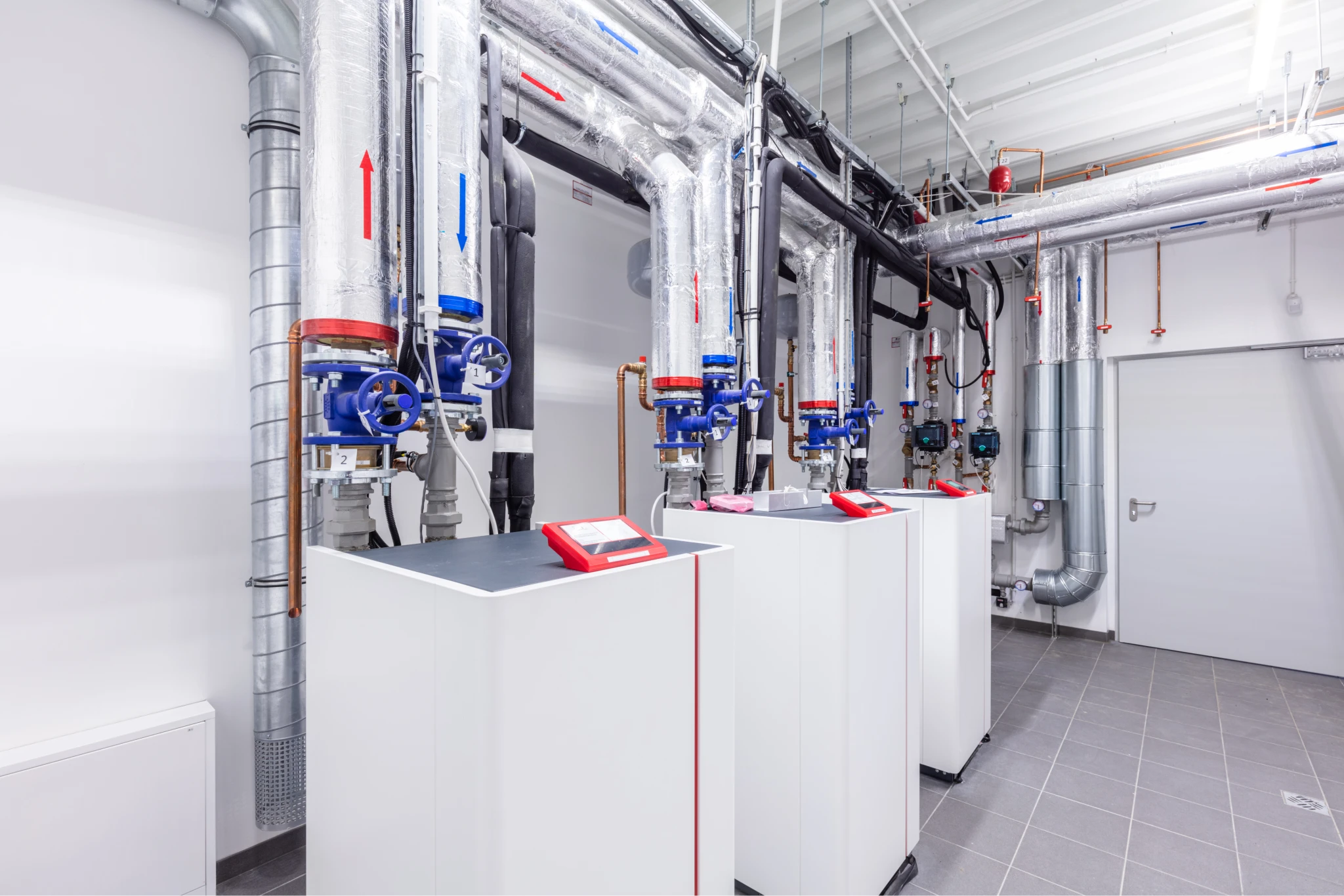 heat-pump-room-in-commercial-building-2025-03-27-00-53-51-utc